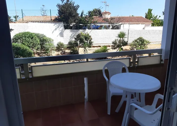 5 Min Walk From Yumbo! 128