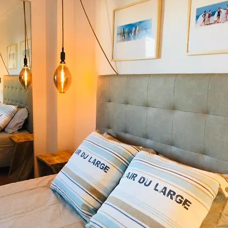 Lägenhet 5 Min Walk From Yumbo! 128 *