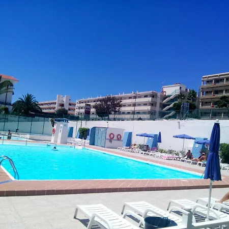 5 Min Walk From Yumbo! 128 Lägenhet