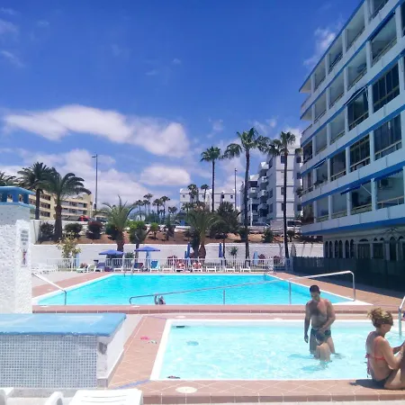 5 Min Walk From Yumbo! 128 Lägenhet