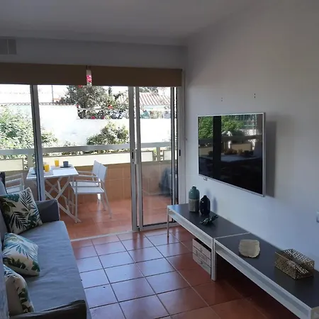 5 Min Walk From Yumbo! 128 Apartment *