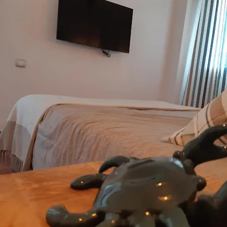 5 Min Walk From Yumbo! 128 Lägenhet